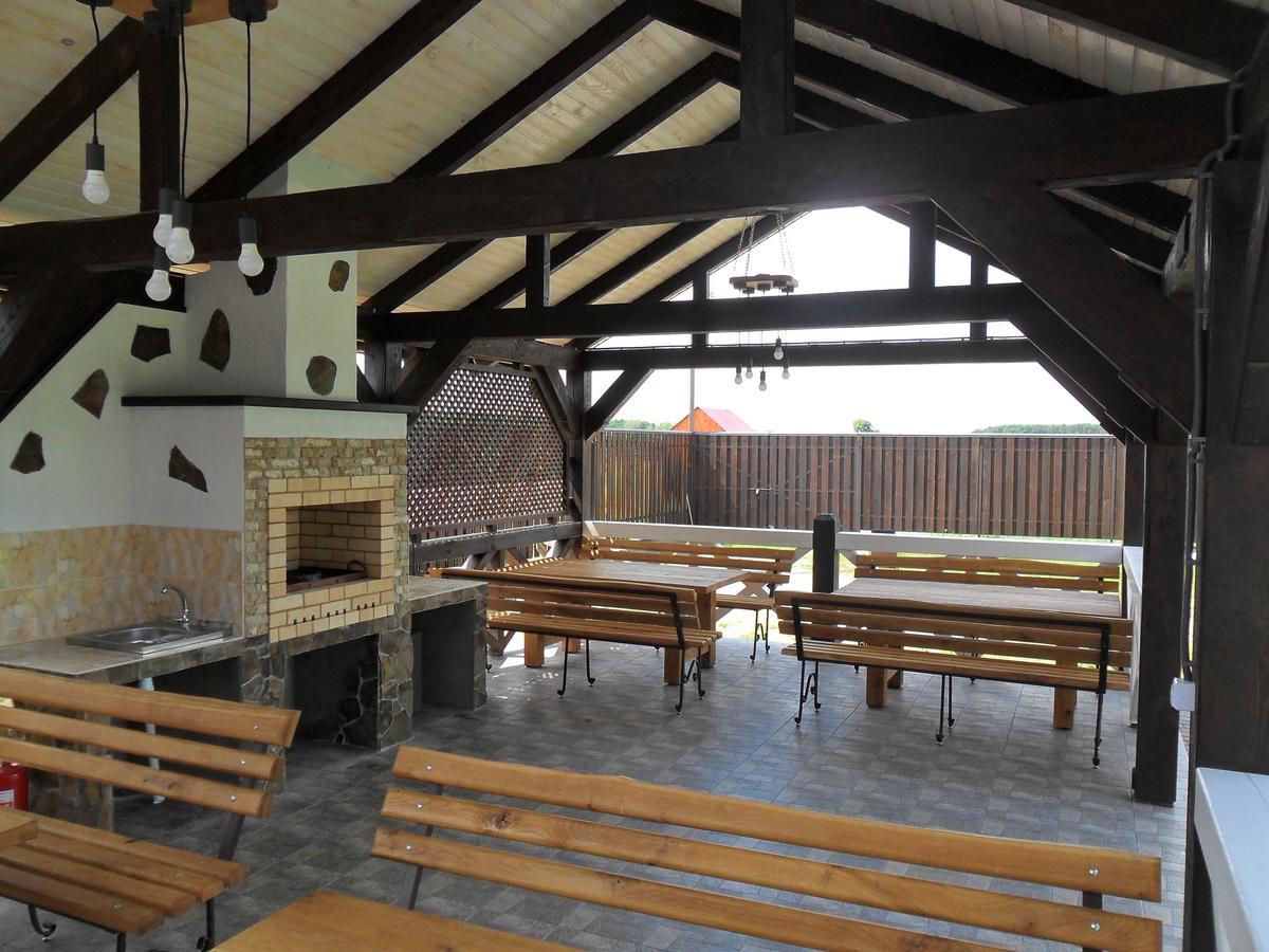 Ostrivky Hotel Svityaz' Buitenkant foto